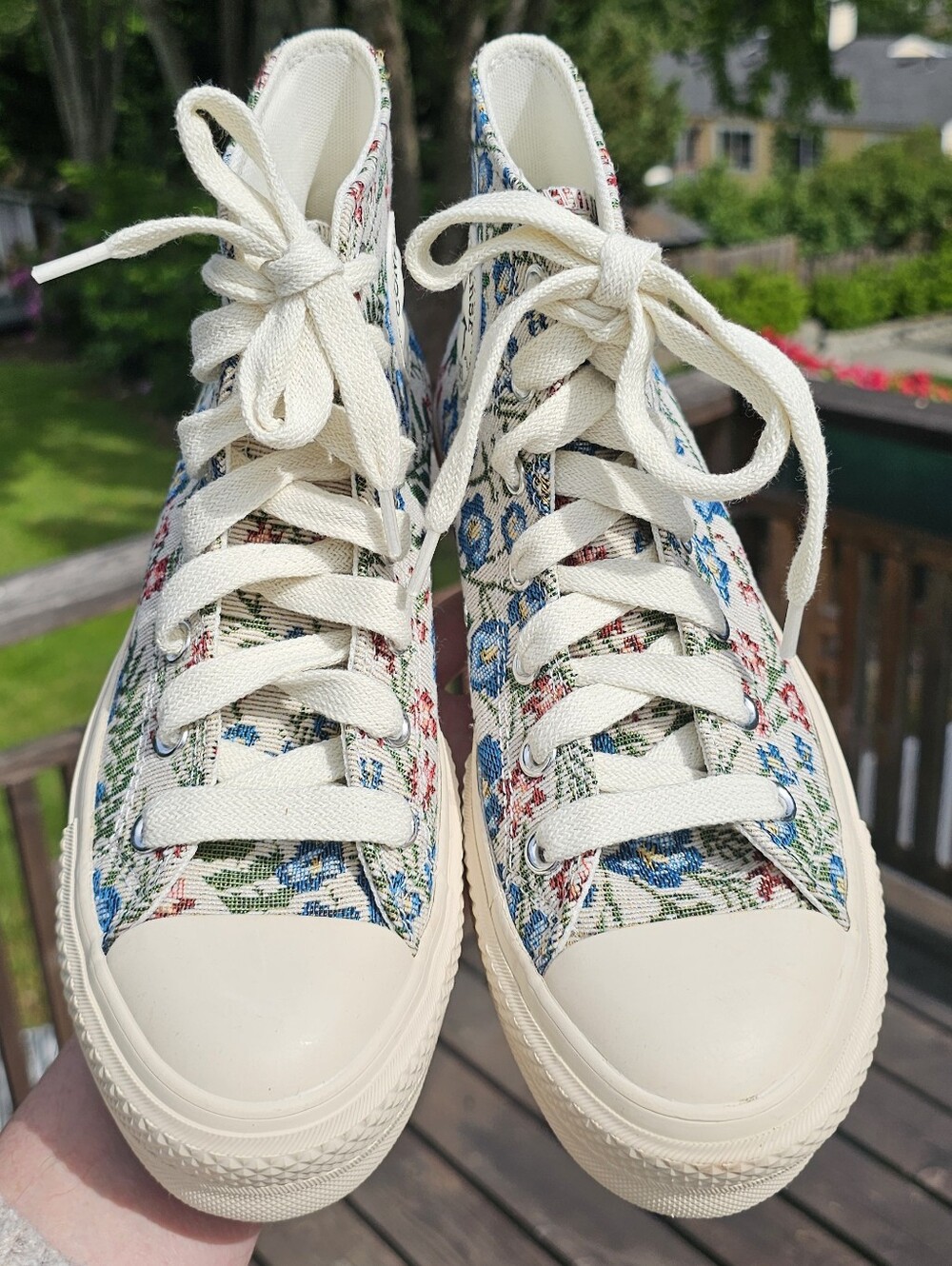 Converse Chuck Taylor All Star Lift Platform Floral Tapestry High-Top Sneakers - Picture 4 of 11